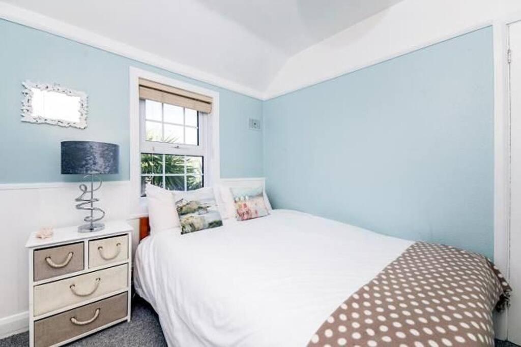St Ives Sunrise! ~ 2 Bedrooms, Garden, Parking, Sea Views מראה חיצוני תמונה
