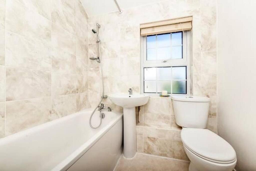 St Ives Sunrise! ~ 2 Bedrooms, Garden, Parking, Sea Views מראה חיצוני תמונה