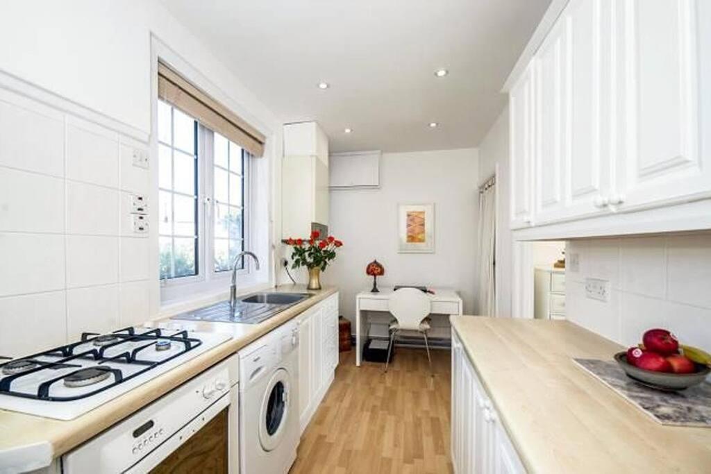 St Ives Sunrise! ~ 2 Bedrooms, Garden, Parking, Sea Views מראה חיצוני תמונה